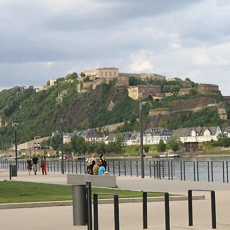 克莱默公寓 公寓 *